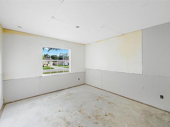 4th image of 410 TIMBER CREEK DRIVE