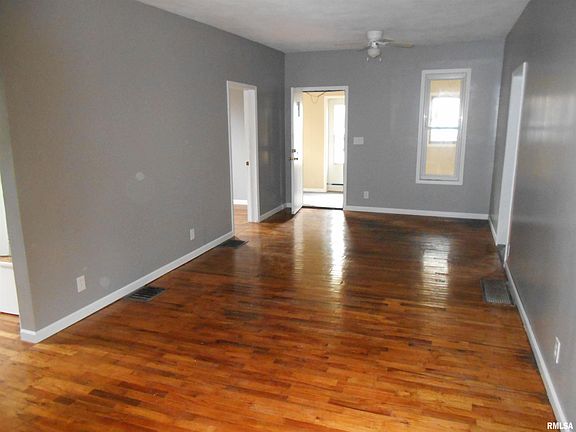 3rd image of 601 W McDonough St