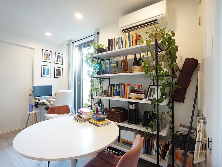 33 Little Nassau St #811 — Photo 20