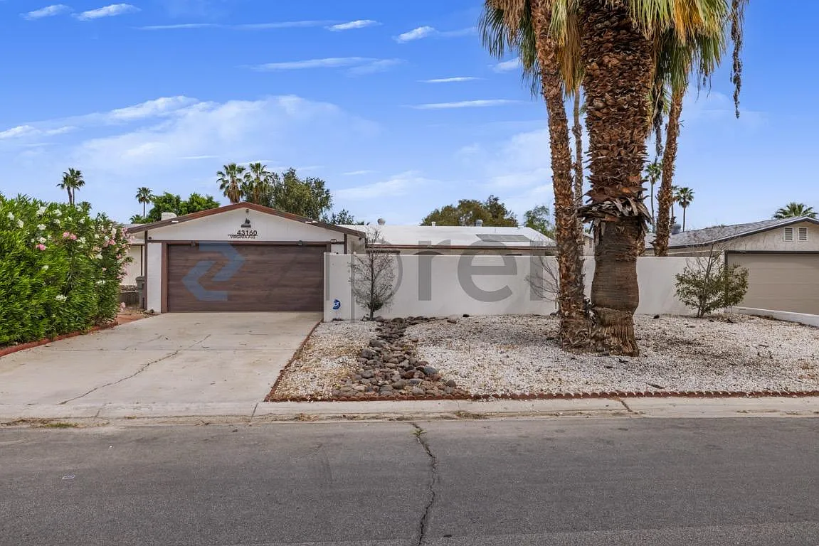3 bed, 1402 sqft, $2,695 — Photo 3