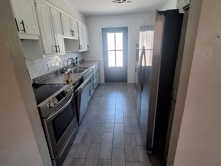 1700 W Circle Dr — Photo 6