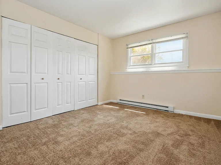 Hillside Apartments — Photo 7