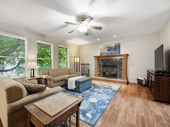 5th image of 3018 27th St SW