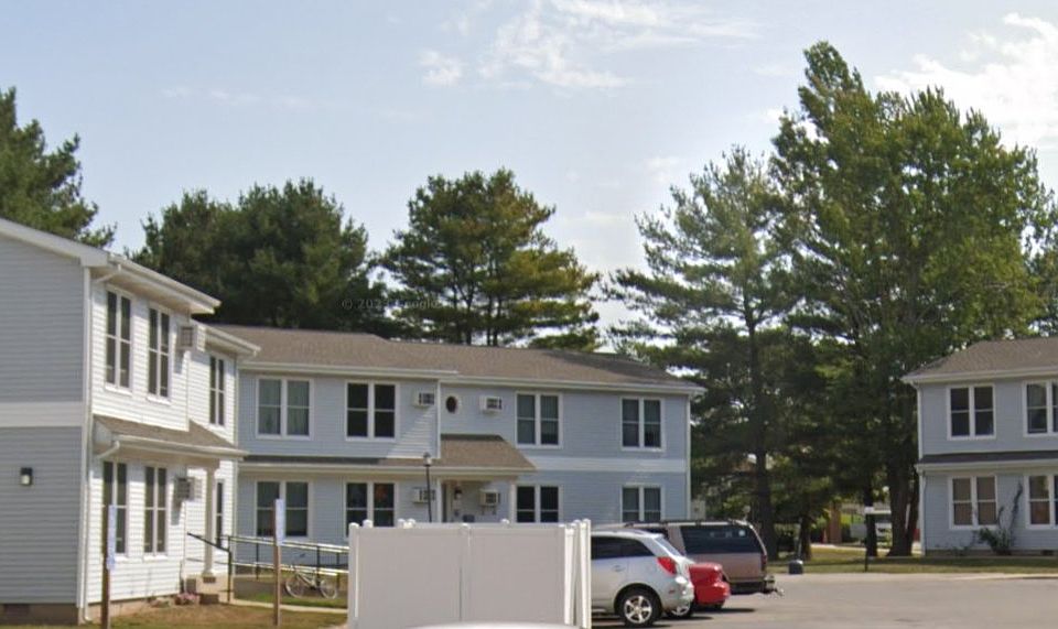 2nd image of 411-417 S Heinlein Dr #411