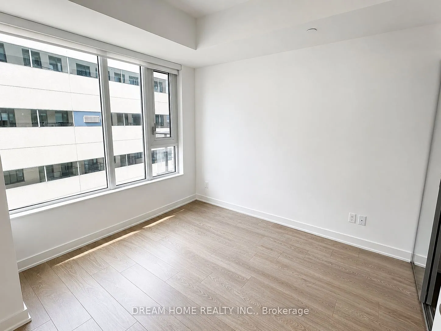 2 bed, $2,400 — Photo 4