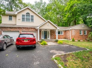 127 New Providence Rd, Mountainside, NJ 07092