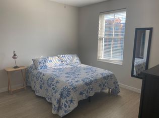 114 Cooper St, Charleston, SC 29403