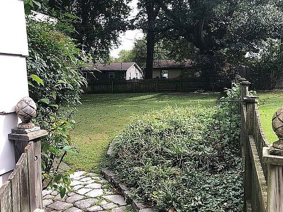 3rd image of 1612 Grandview Dr