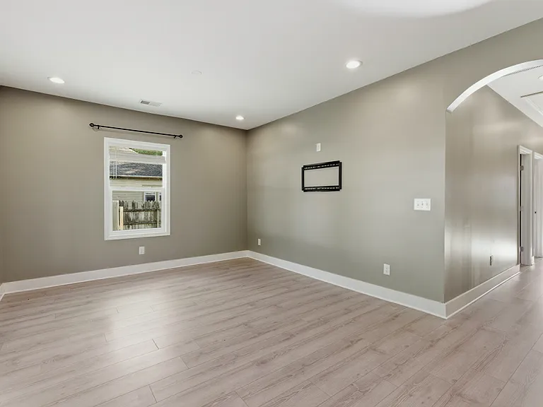 204 Richardson Ave — Photo 9
