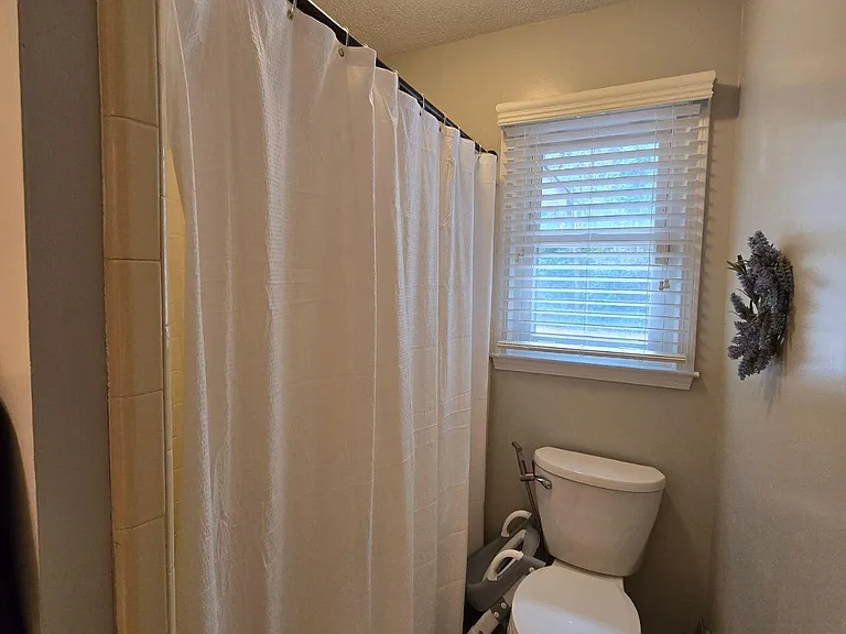 637 Sierra St — Photo 30