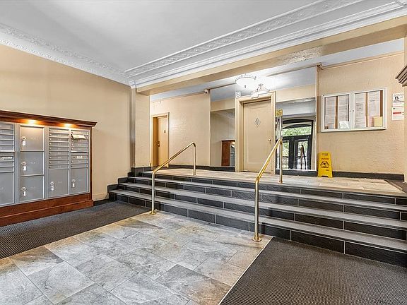 3rd image of 83-52 Talbot St APT 6H