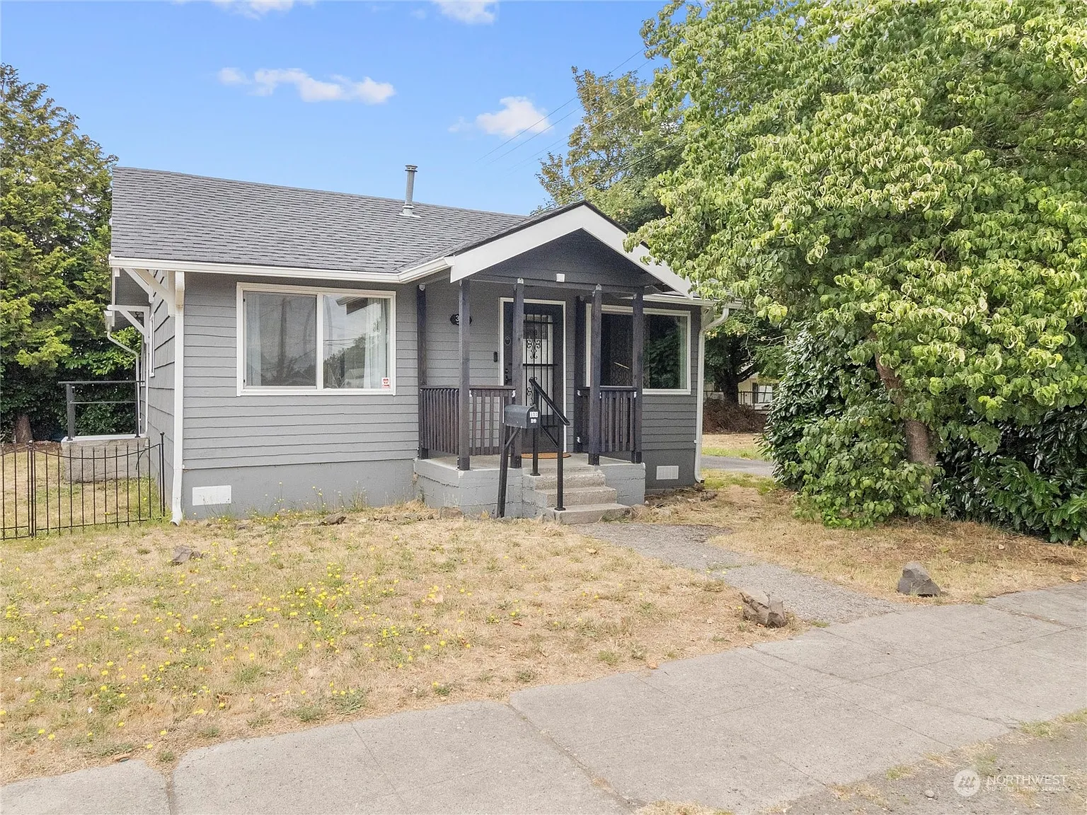 311 W 4th Street photo 1
