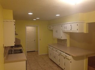 130 Chickasaw Ln, Yukon, OK 73099