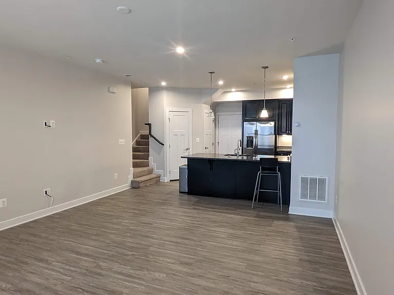 42595 Burbank Ter — Photo 4