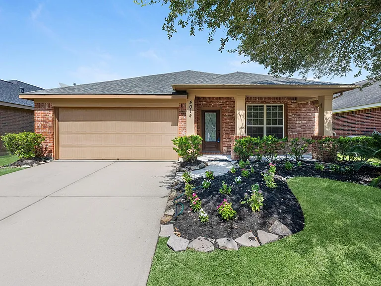 4014 Pinecrest Holw — Photo 3
