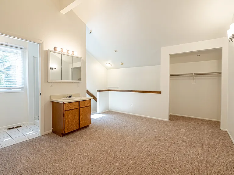1487 Woodside Ave #206B — Photo 9