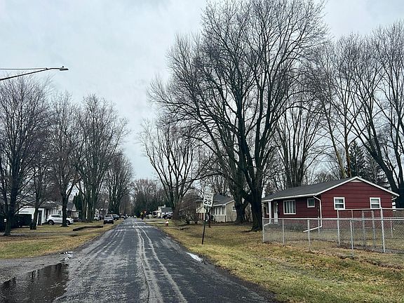 5th image of 2113 Broadstone Rd