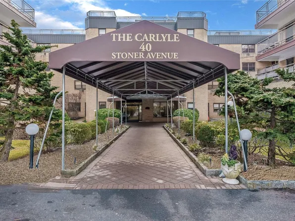 40 Stoner Avenue #2Q, Great Neck, NY 11021