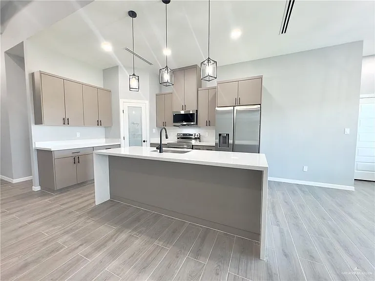 905 Durango St — Photo 10