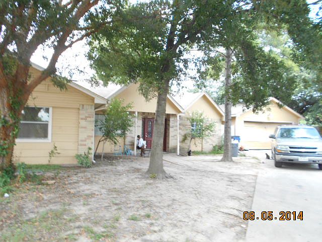 1st image of 11407 Greens Ct