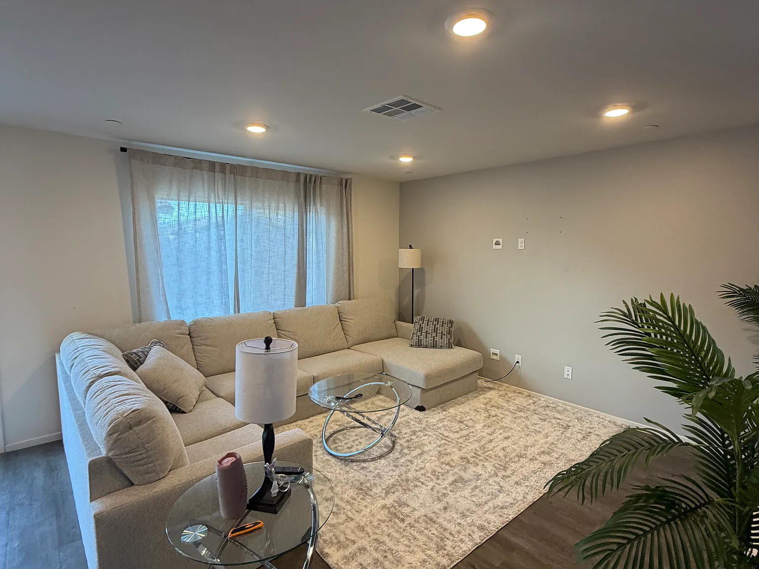 3 bed, 1466 sqft, $1,000 — Photo 3
