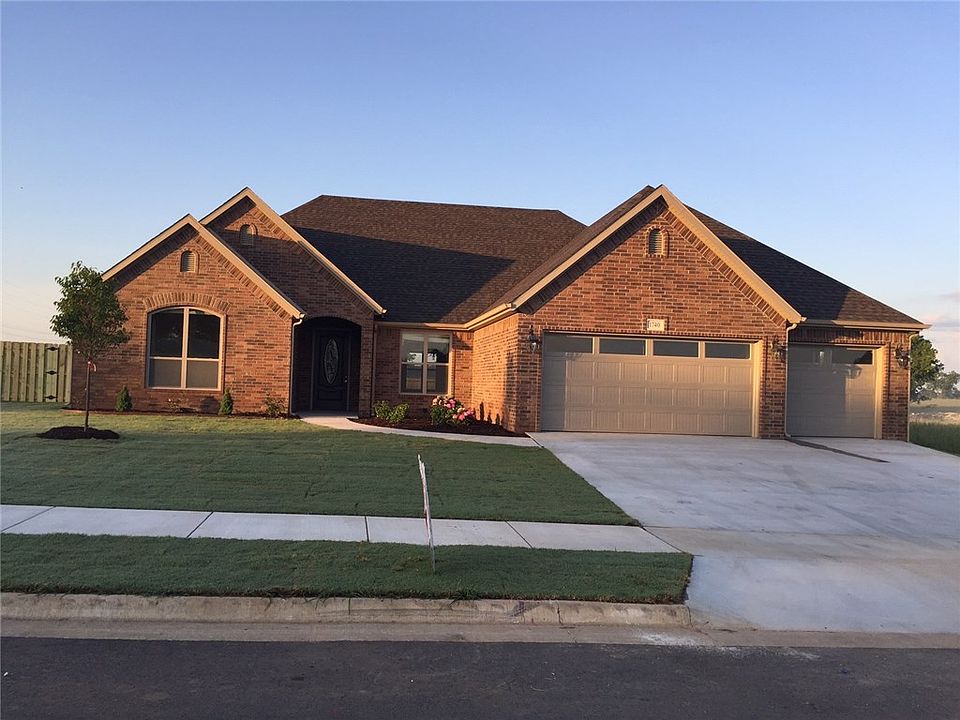 1st image of 1740 Grace Pl