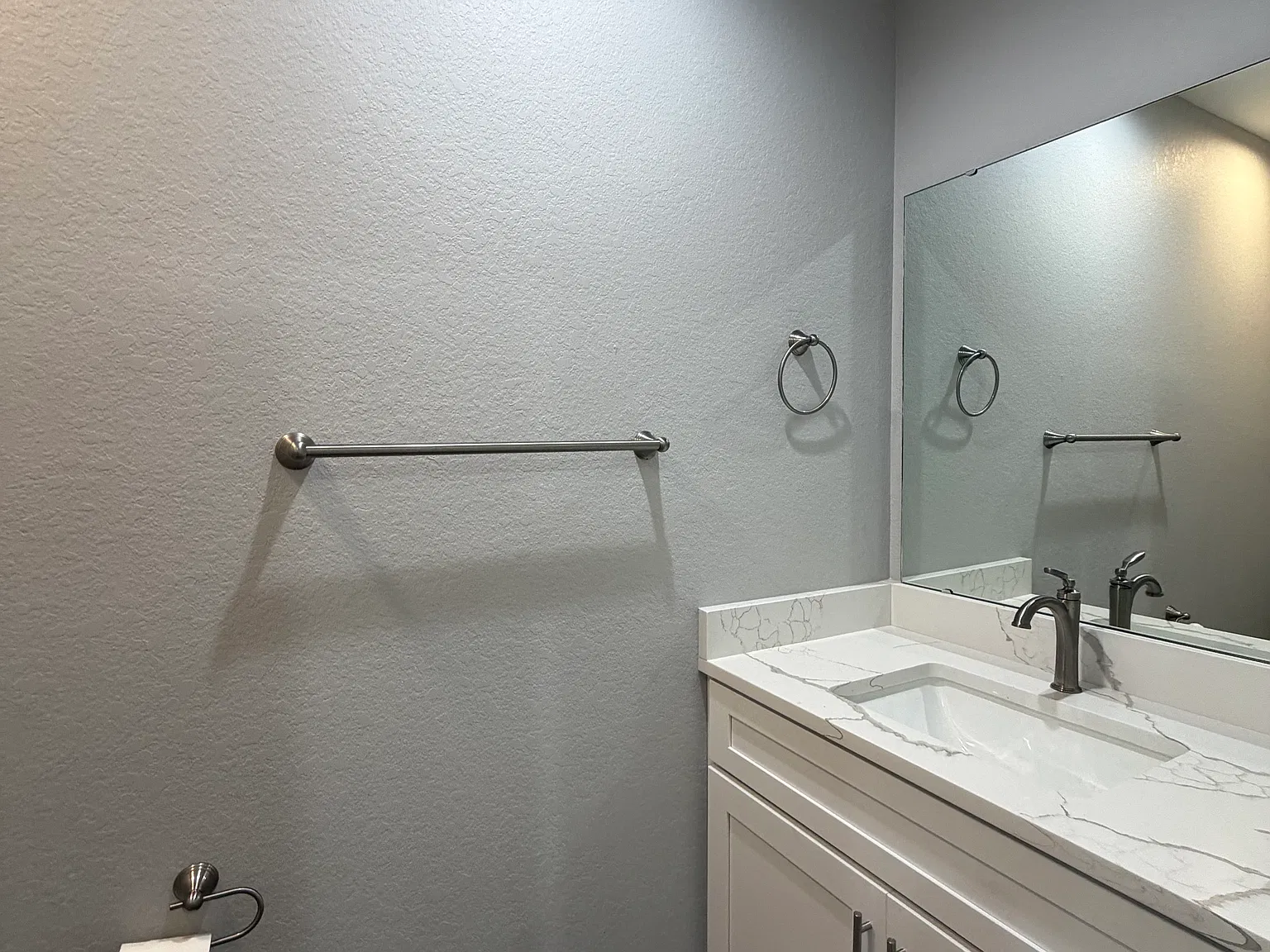 2 bed, 1.5 bath, 960 sqft, $1,300 — Photo 3