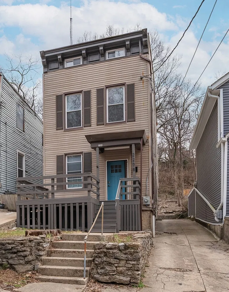 2208 Ravine St — Photo 1