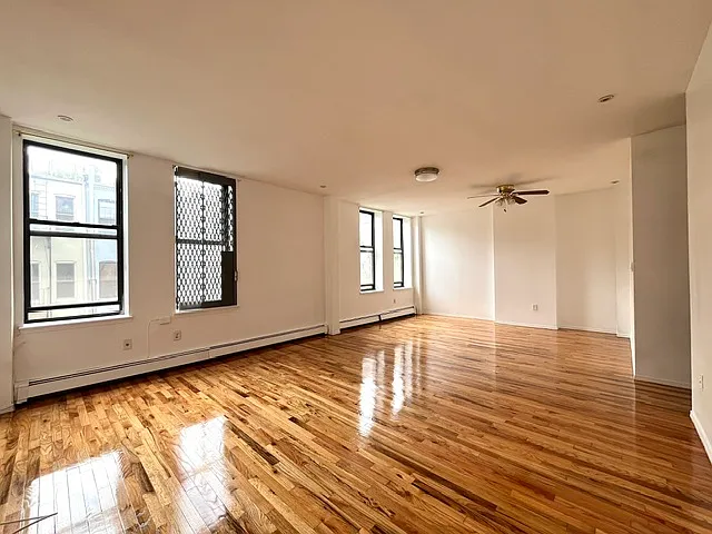 924 Hancock St #2 — Photo 2