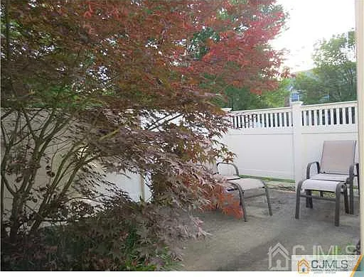 19 Goodwin Dr — Photo 8