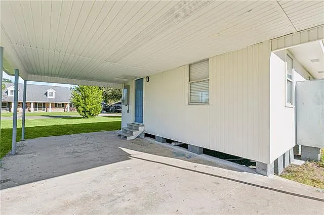 3 bed, 1.5 bath, 872 sqft, $1,850 — Photo 3