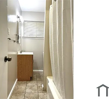 3273 Lynde St #5 — Photo 9