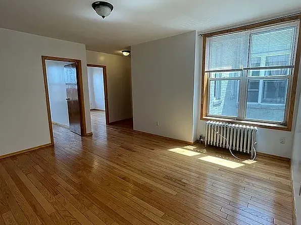 528 40th St #3, Brooklyn, NY 11232