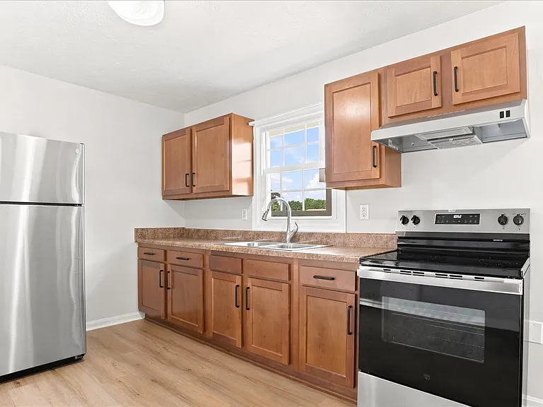 102 Linwood Ct — Photo 14
