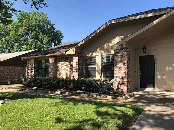 3rd image of 2925 Gray Oak Dr