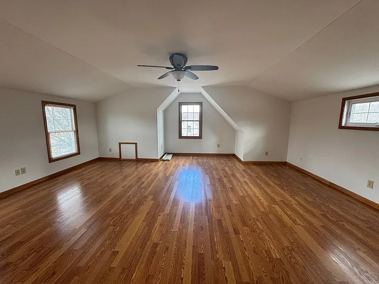 2047 Parkside Dr — Photo 22