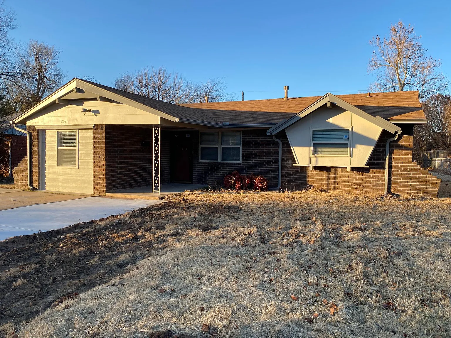 4 bed, 864 sqft, $1,195 — Photo 1
