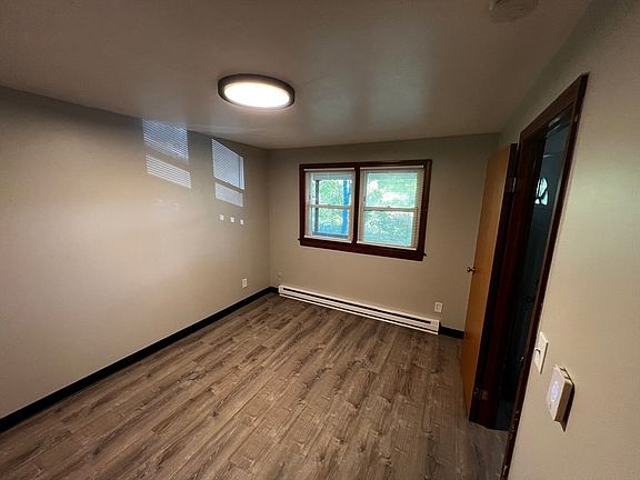 5th image of 438 Springfield St