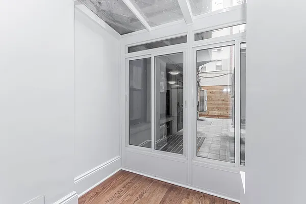 Rented by Bond New York | media 5