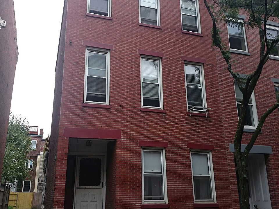 2nd image of 15 Auburn St