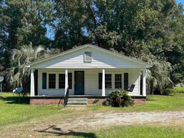 271 W Willow Pond Rd., Johnsonville, SC 29555