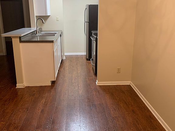 KITCHEN AND BREAKFAST NOOK