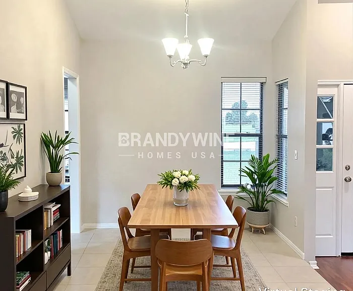 3363 Hampstead Dr — Photo 5