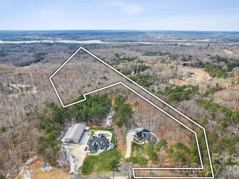 2nd image of 6745 Farmstead Ln