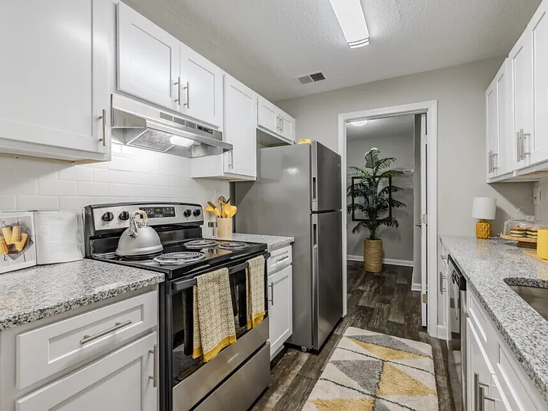 Ashland Pines Apartments — Photo 11