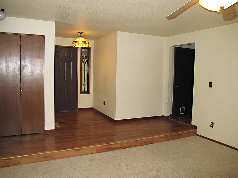 601 NW Ensign Dr — Photo 2