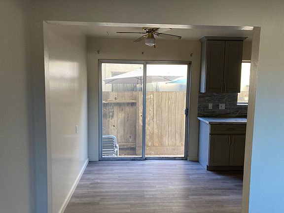 4th image of 2861 Malabar Ave #2