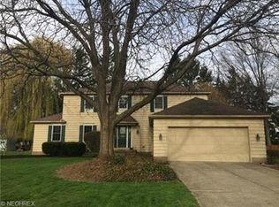 2964 Meadow Ln, Westlake, OH