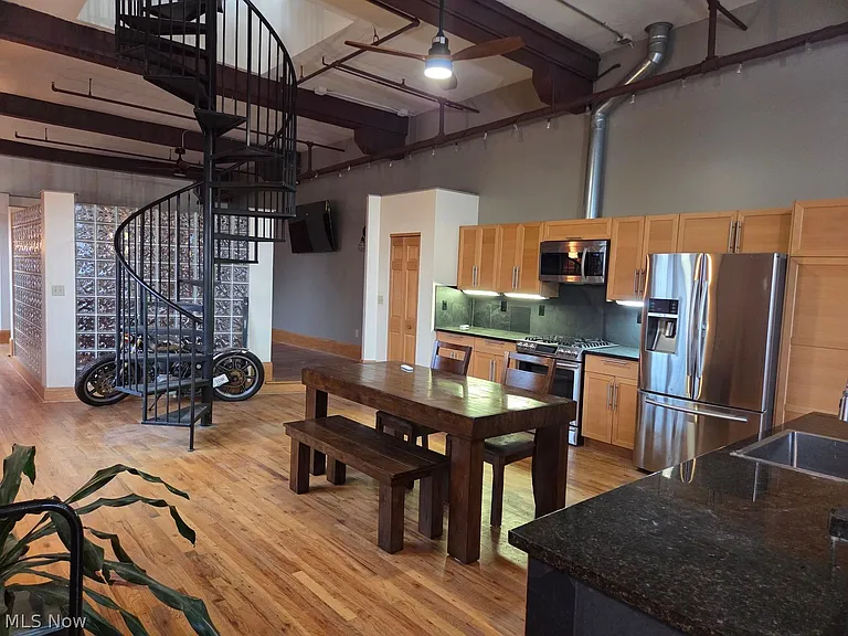 1667 E 40th St #3G — Photo 18