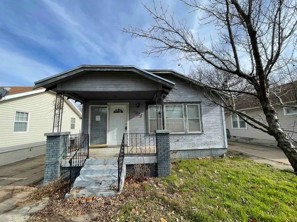 1032 N A St, Arkansas City, KS 67005